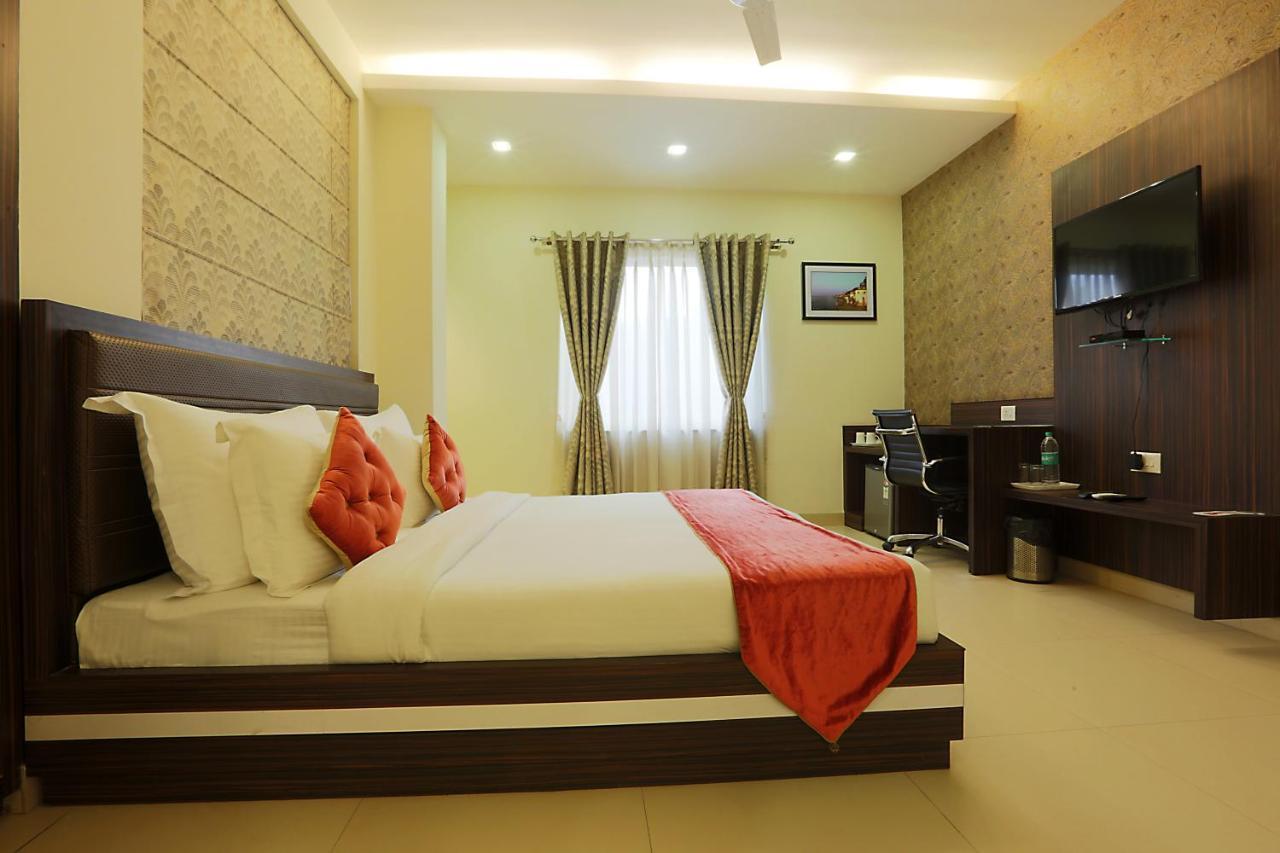 Hotel Premiere Villa  Varanasi Dış mekan fotoğraf