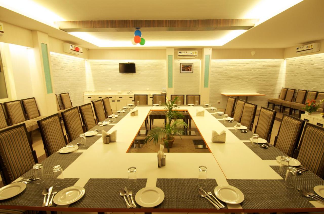 Hotel Premiere Villa  Varanasi Dış mekan fotoğraf