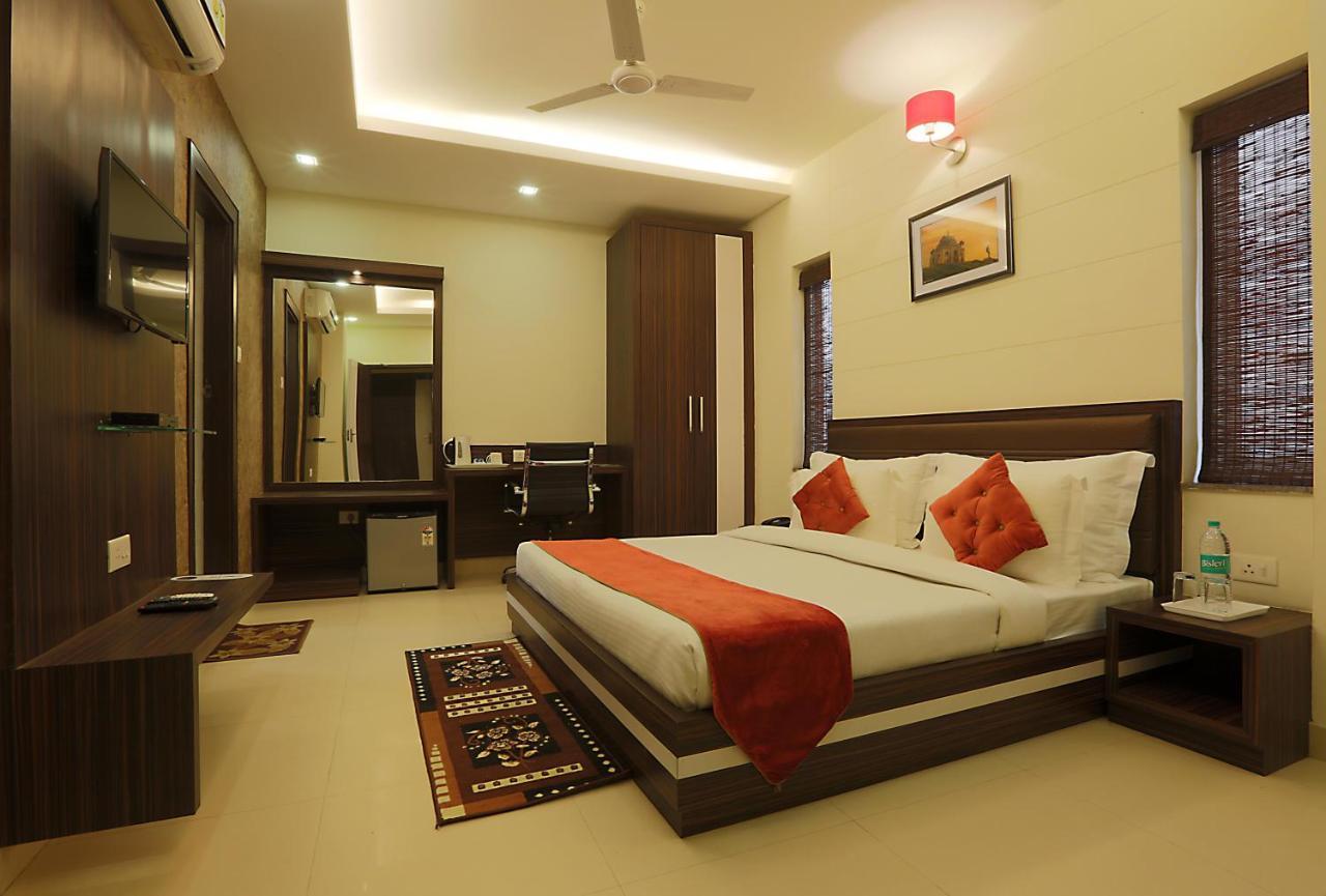 Hotel Premiere Villa  Varanasi Dış mekan fotoğraf
