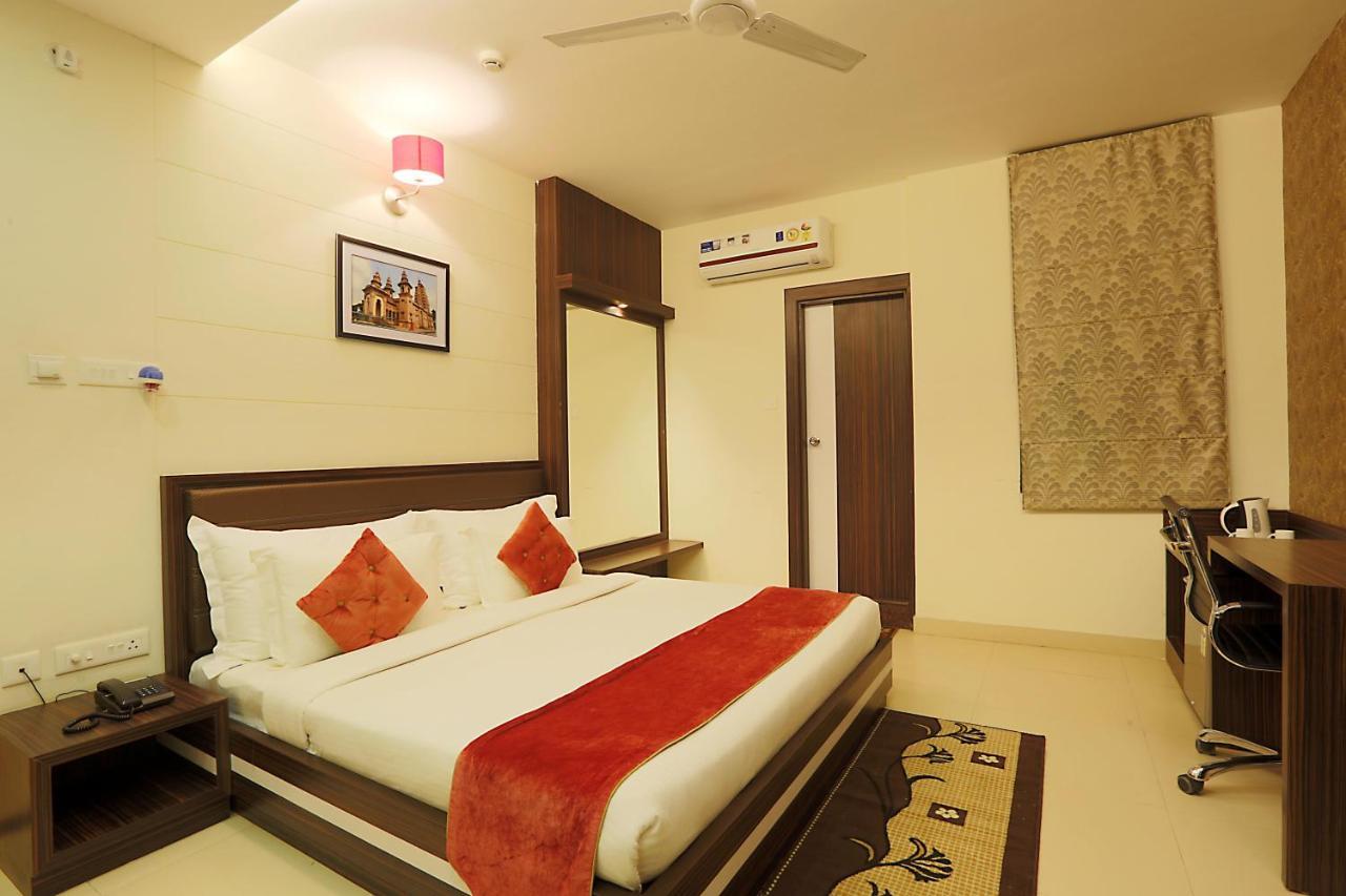 Hotel Premiere Villa  Varanasi Dış mekan fotoğraf