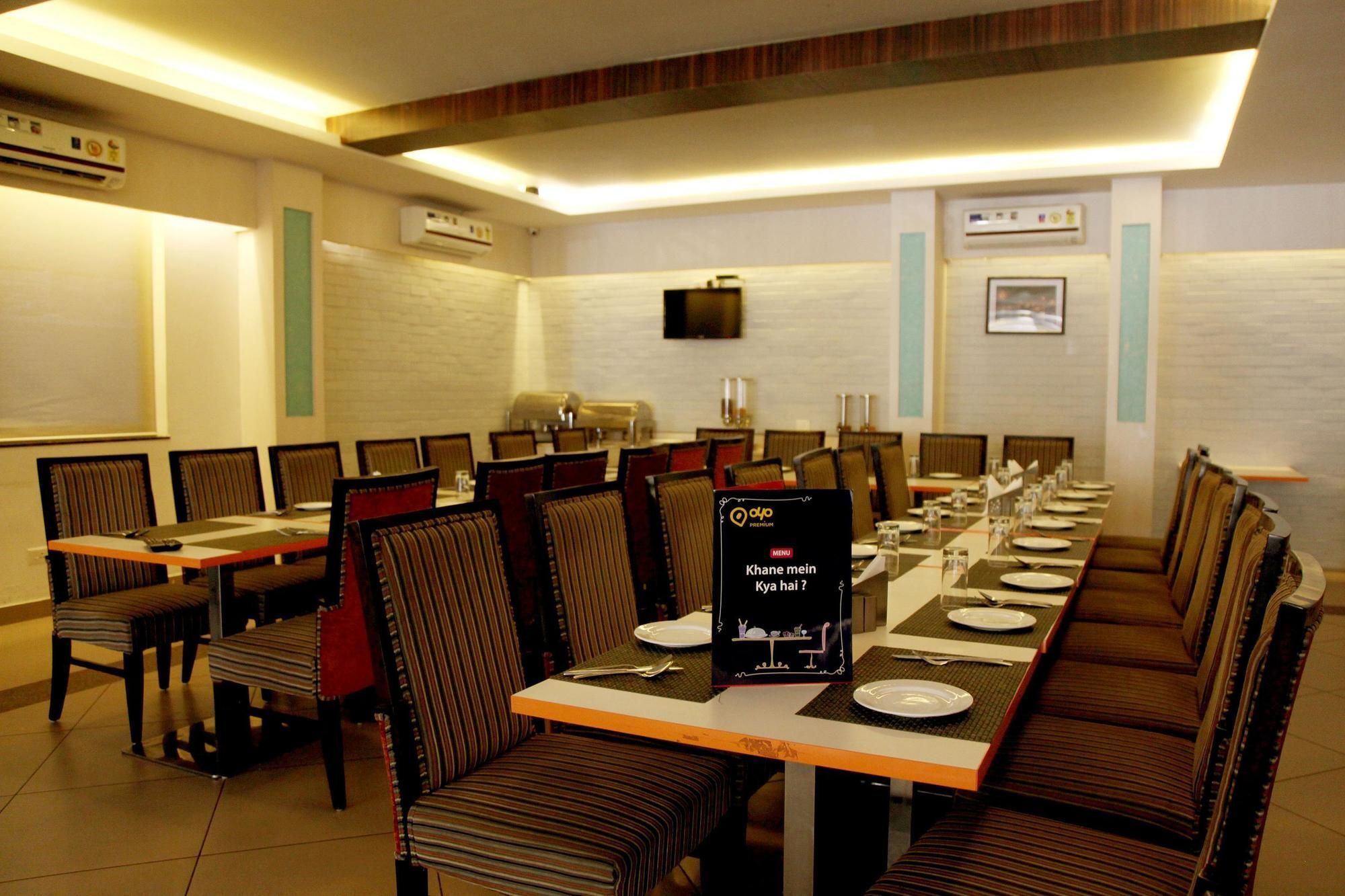 Hotel Premiere Villa  Varanasi Dış mekan fotoğraf